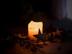 Light up a Life with St John’s Hospice 